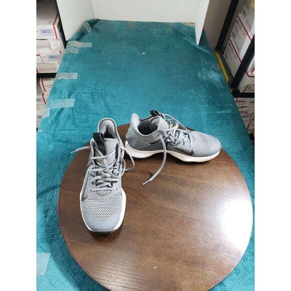 Nike Lebron Witness 4 TB Shoes Size 9.5 Mens Gray Basketball Gym CV4004-001 main image 6